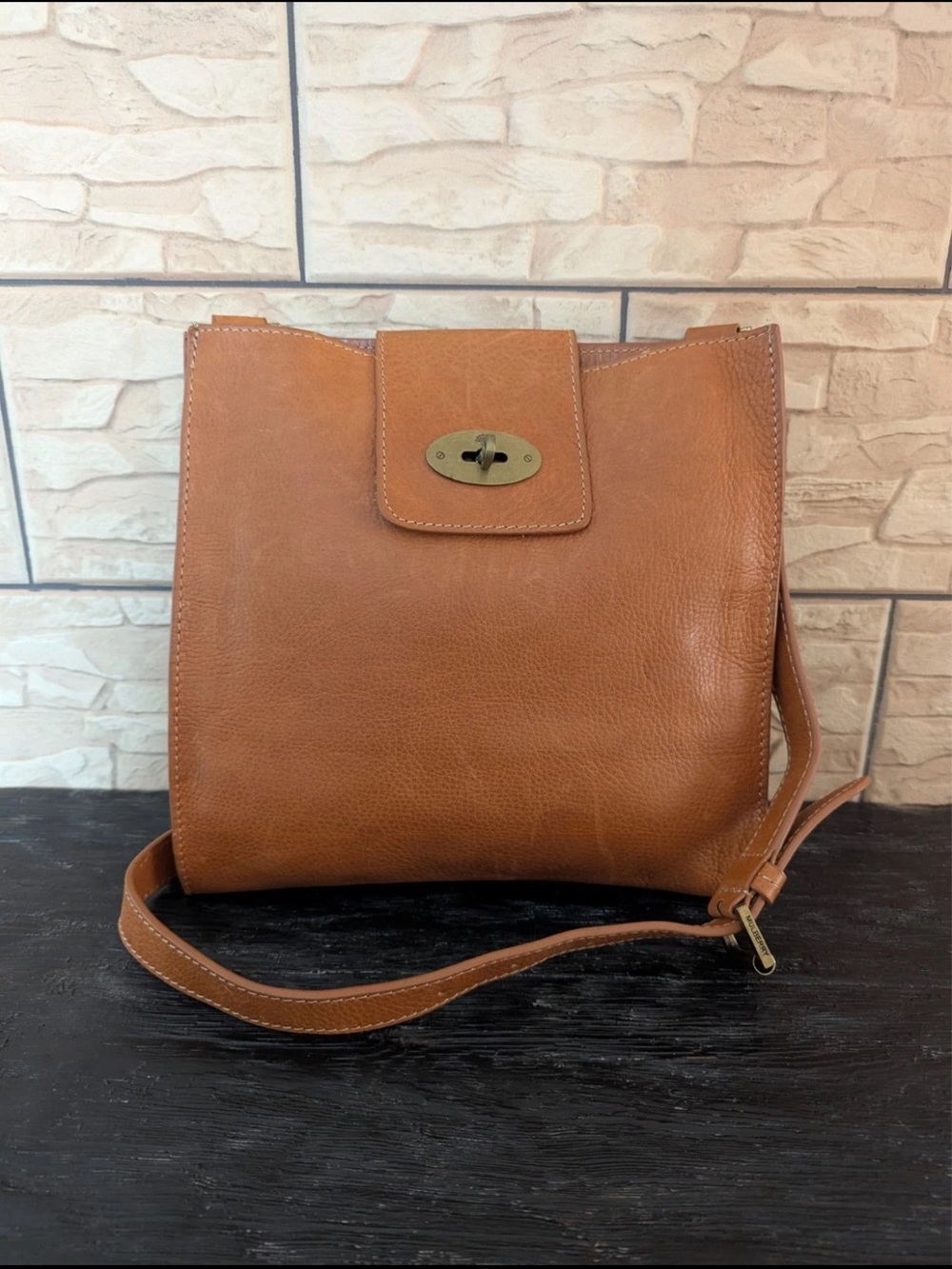 Mulberry Tan Leather Crossbody with Signature Turnlock
